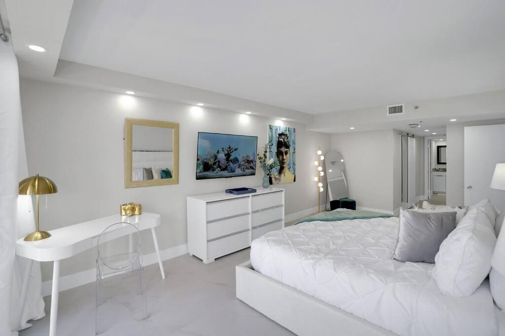 Superstar! Penthouse With Water And Park Views! Miami
